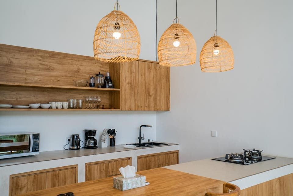 Coffee/tea facilities, Kitchen or kitchenette, stove