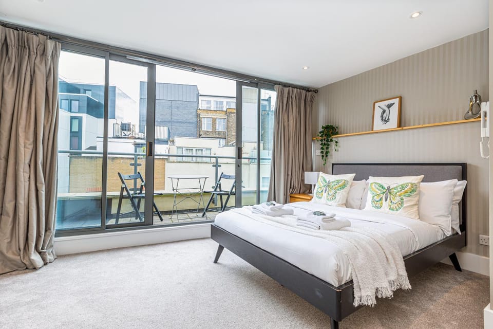 Bed, Balcony/Terrace, Bedroom, towels