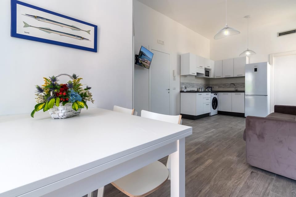 TV and multimedia, Kitchen or kitchenette, Living room