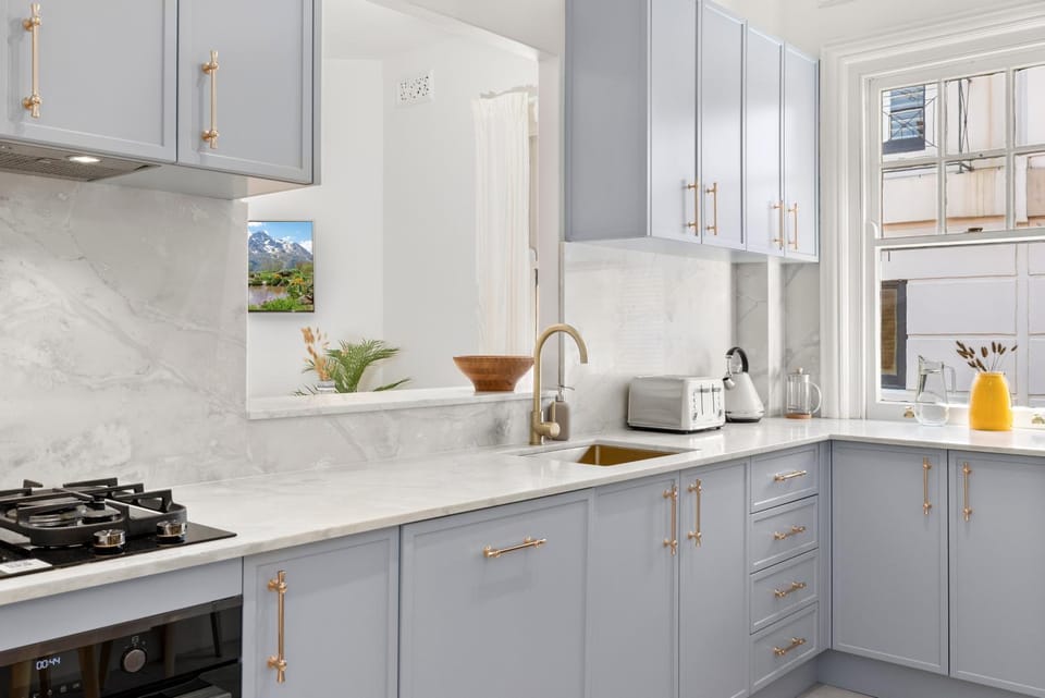 Kitchen or kitchenette, pet friendly, stove