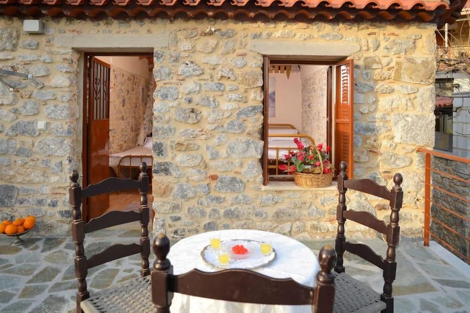 Patio, Day, People, View (from property/room), Balcony/Terrace, Seating area, Dining area