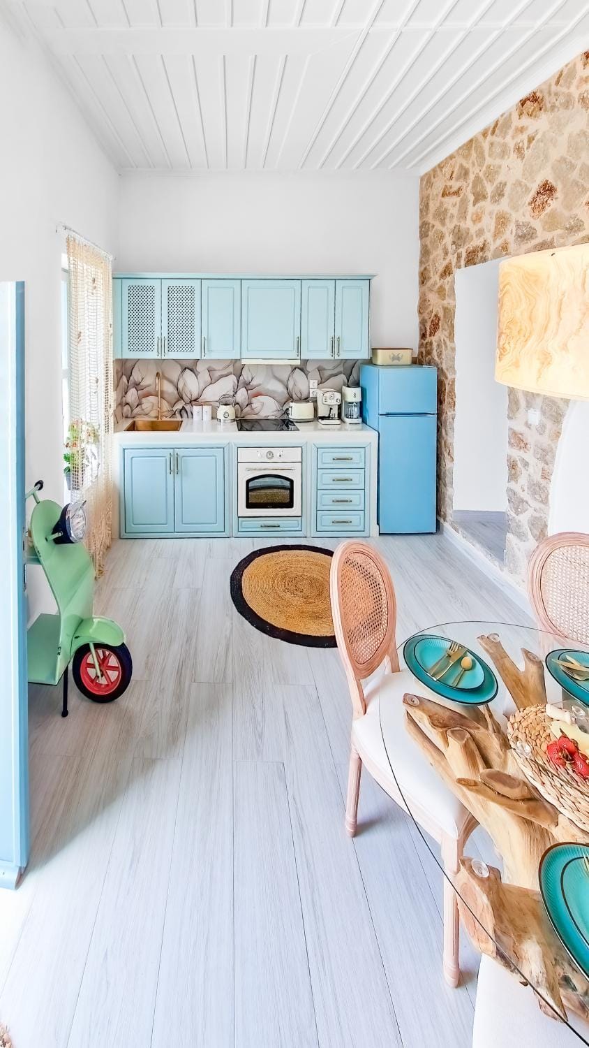 Kitchen or kitchenette, pet friendly, stove