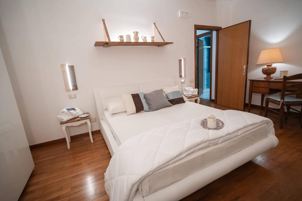 Bed, Decorative detail, Bedroom