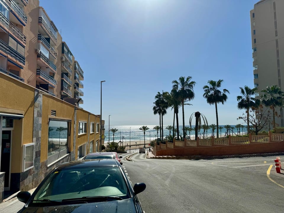 Property building, Day, Neighbourhood, Sea view, Street view, Location