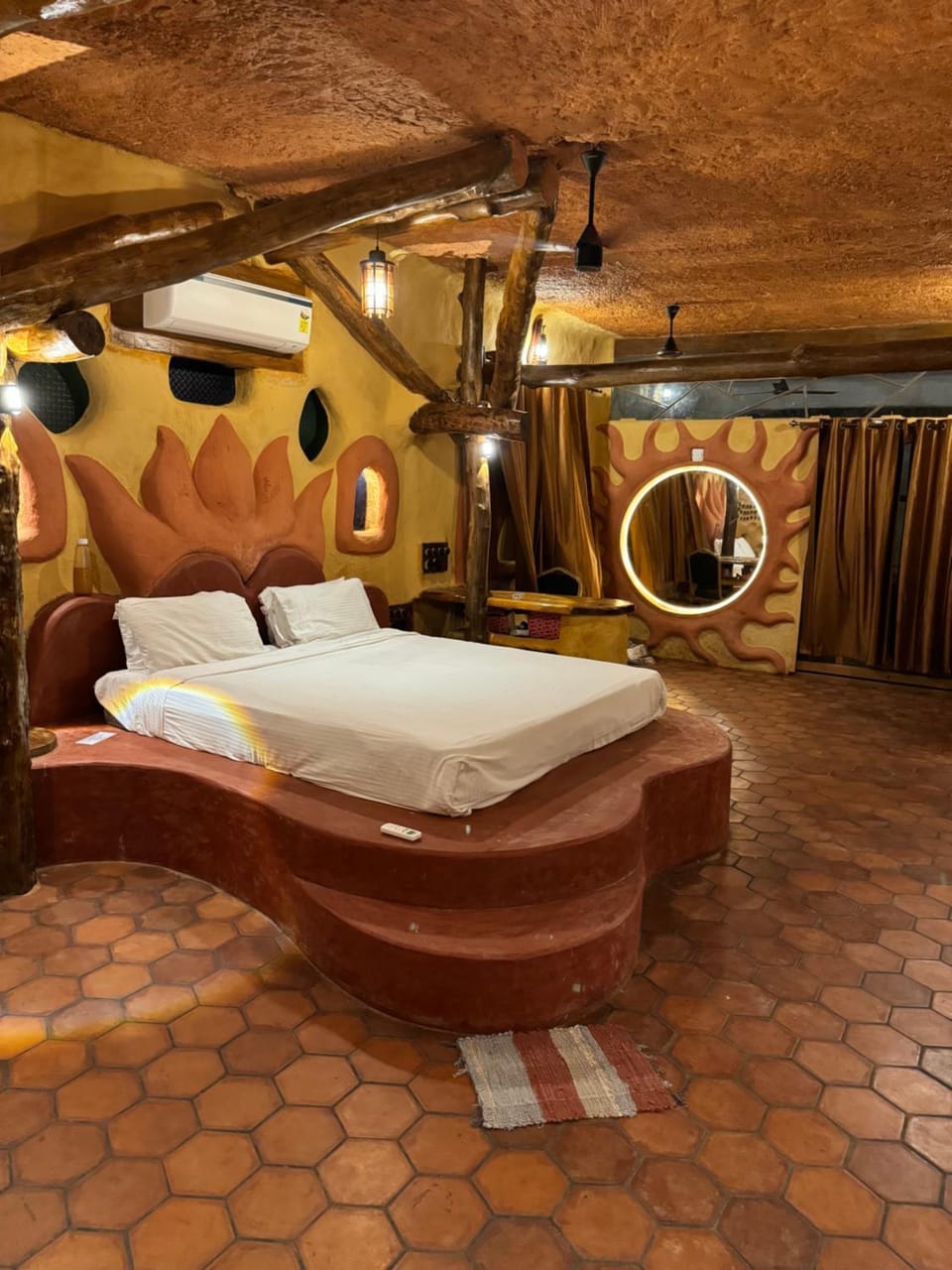 Bed, Photo of the whole room