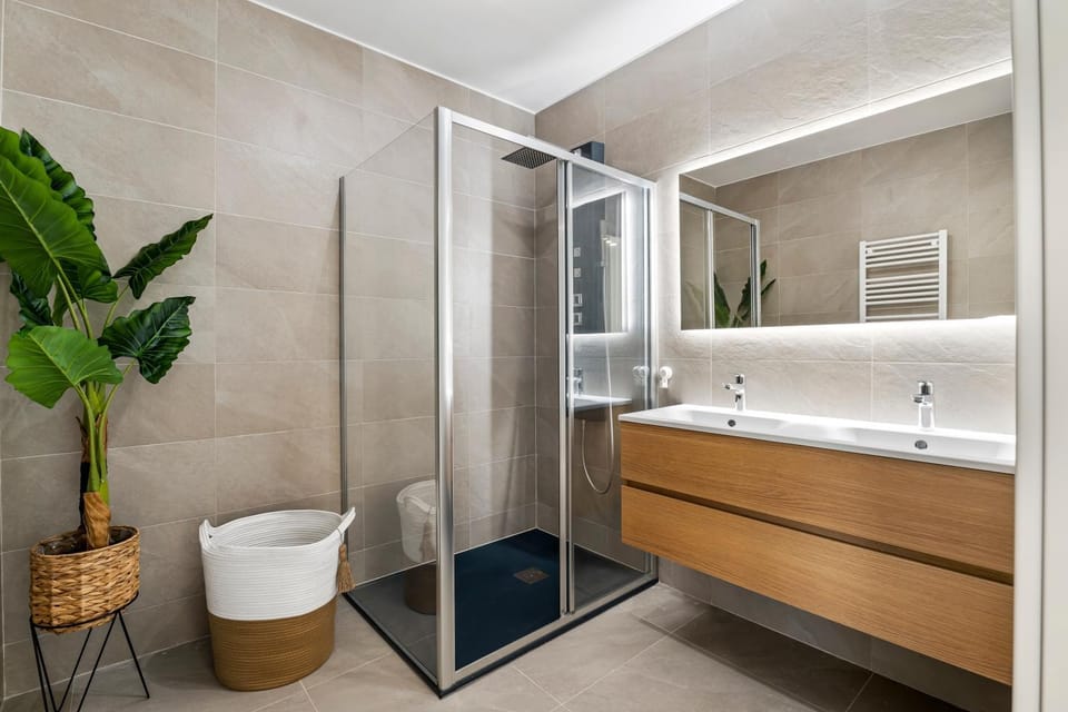 Shower, Bathroom