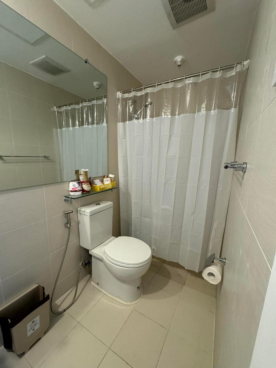 Shower, Toilet, Bathroom, bidet, towels