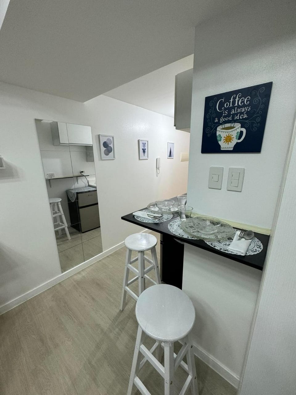 Coffee/tea facilities, Dining area, oven, toaster