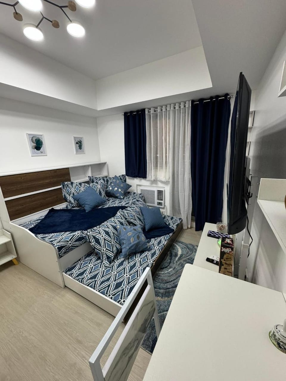 Bed, TV and multimedia, Photo of the whole room, Seating area