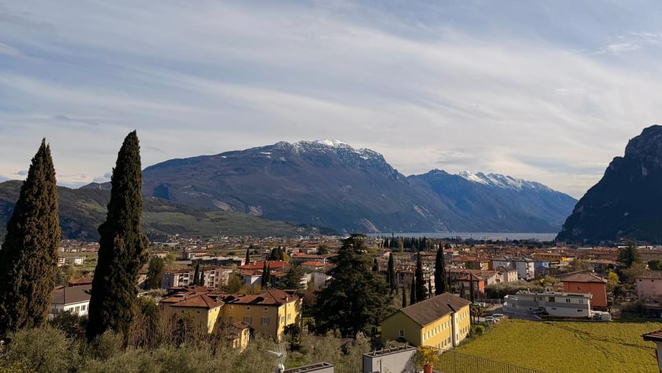 Natural landscape, View (from property/room), City view, Lake view, Mountain view