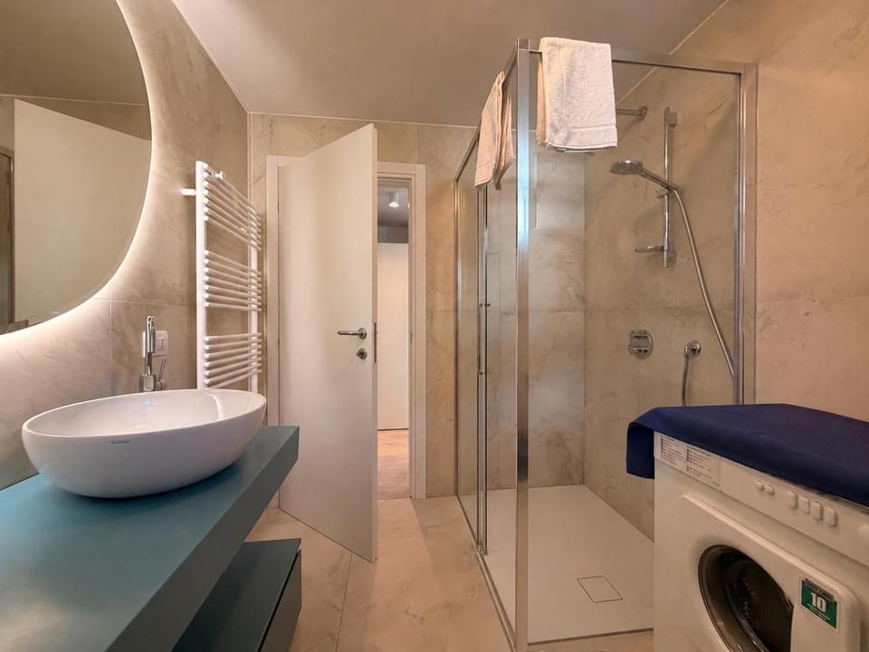 Shower, Bathroom, washing machine