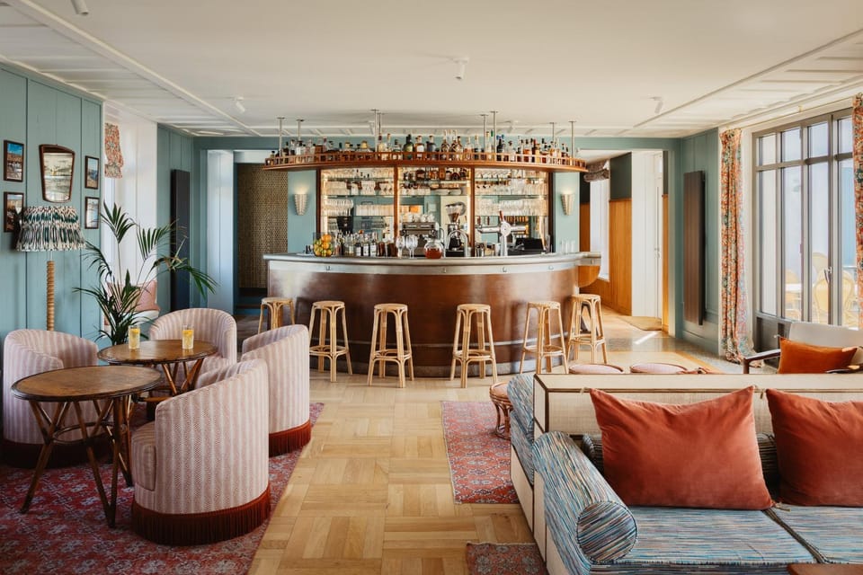 Lounge or bar