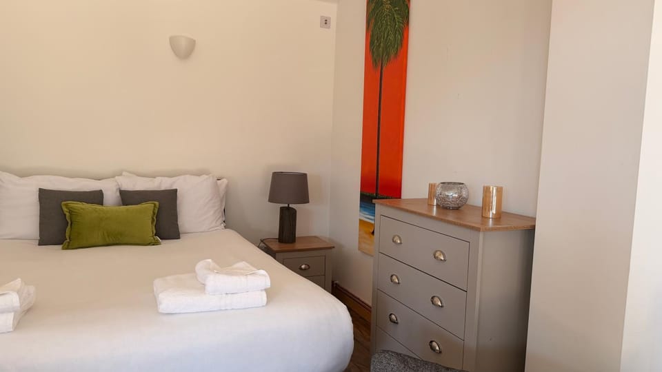 Converted Barn Studio with Private En-Suite Apartment in South Oxfordshire District