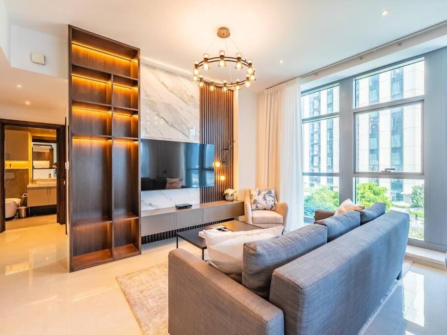 Modern Downtown Escape 1Bedroom with Upscale Comfort Apartment in Dubai