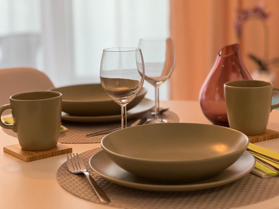 Food and drinks, Dining area, Drinks