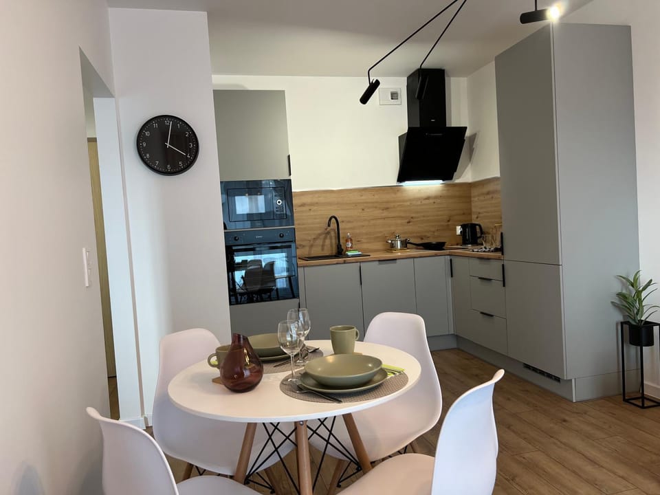 Kitchen or kitchenette, Dining area, minibar, pet friendly, stove