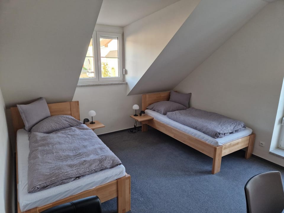 Bed, Area and facilities
