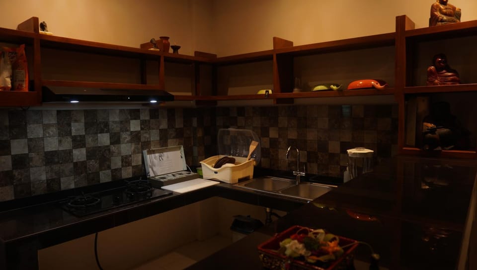 Kitchen or kitchenette, Communal kitchen