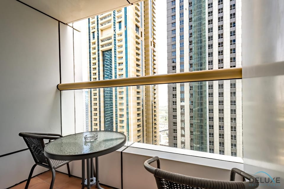 Balcony/Terrace, City view