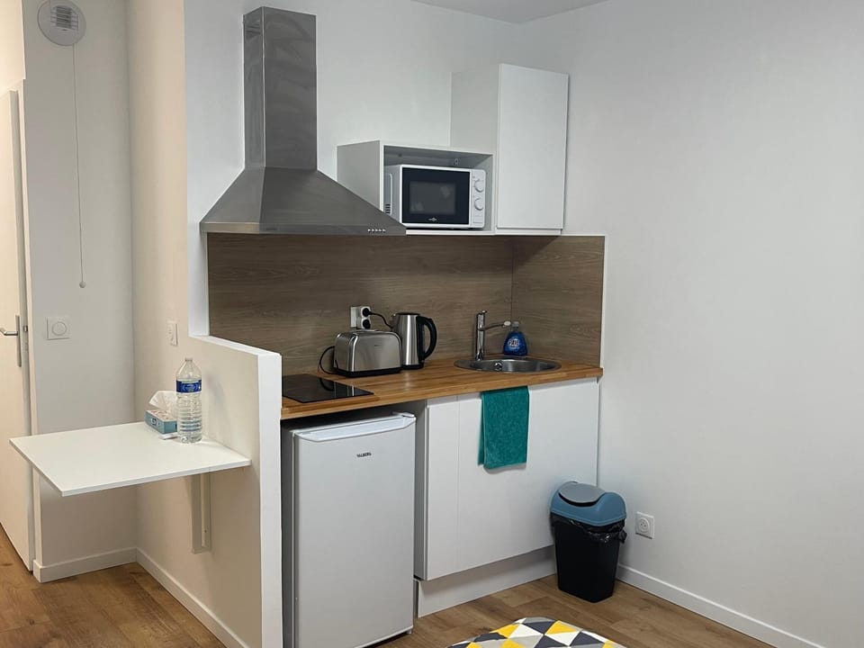 Coffee/tea facilities, Kitchen or kitchenette, minibar, stove, toaster