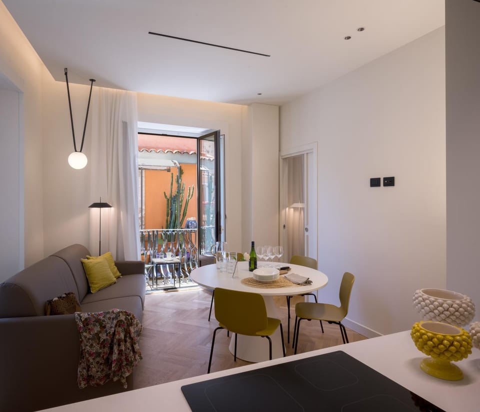 Lounge or bar, Dining area