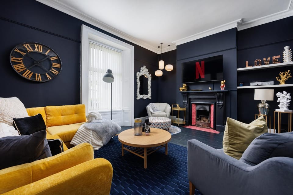 TV and multimedia, Living room, Seating area