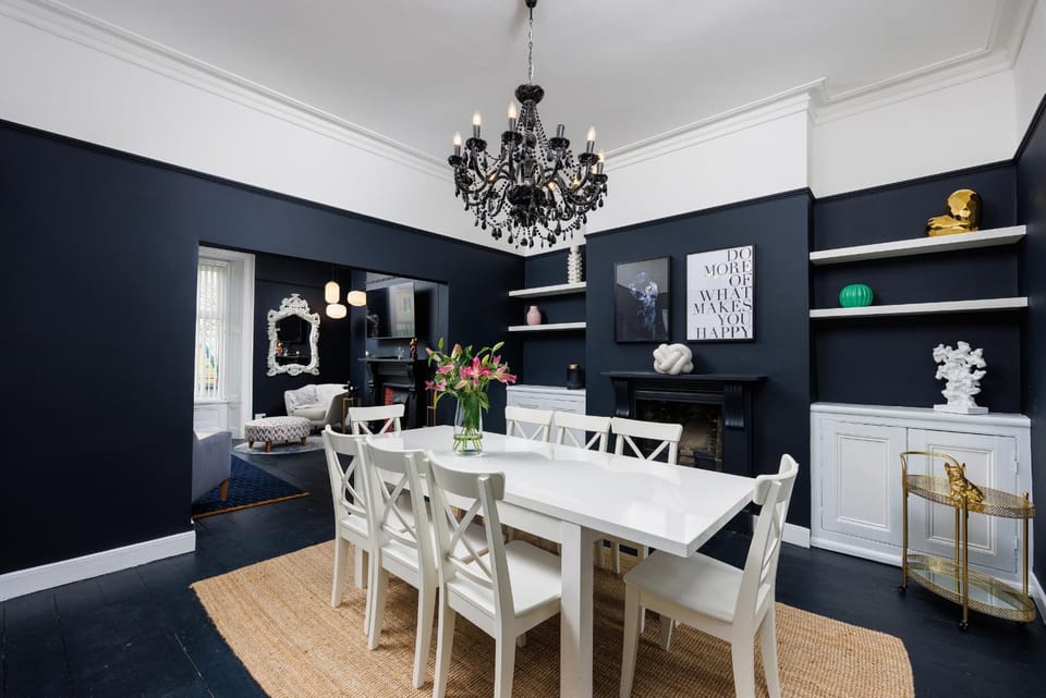 Seating area, Dining area