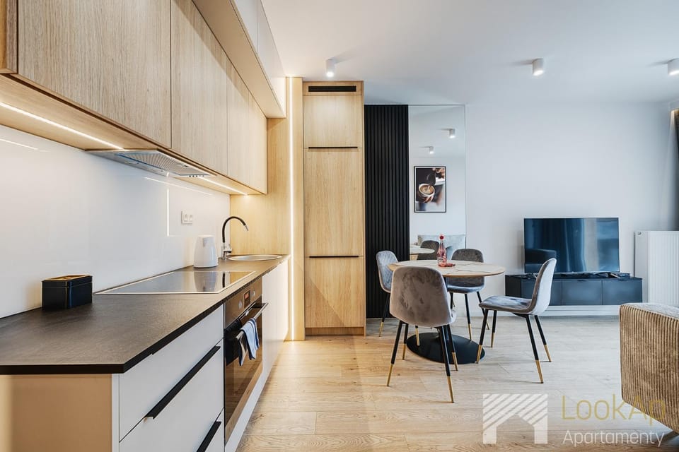 TV and multimedia, Kitchen or kitchenette, Seating area, stove