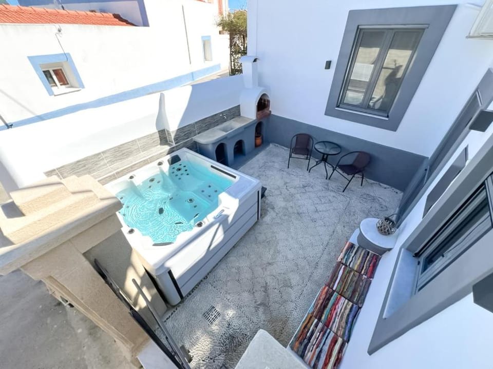 Garden, Hot Tub