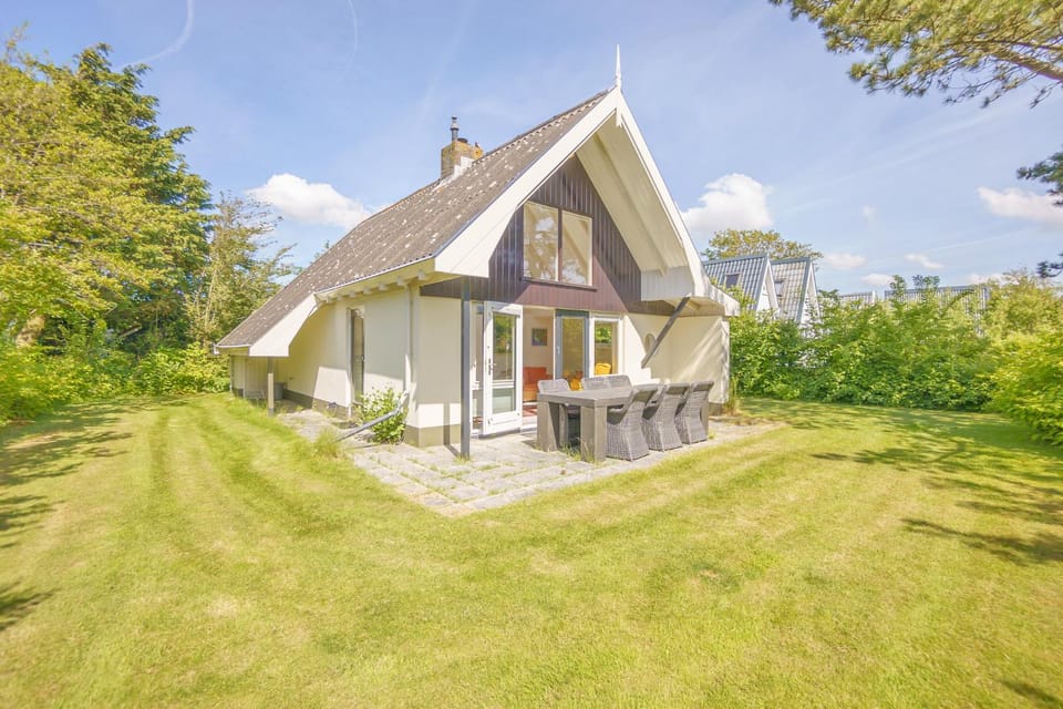 Property building, Day, Garden