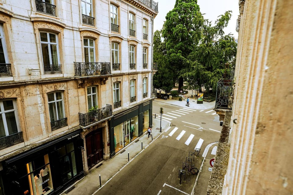 Le St Amour Élégant 2 chambres *Wifi/Super Centre* Apartment in Besançon