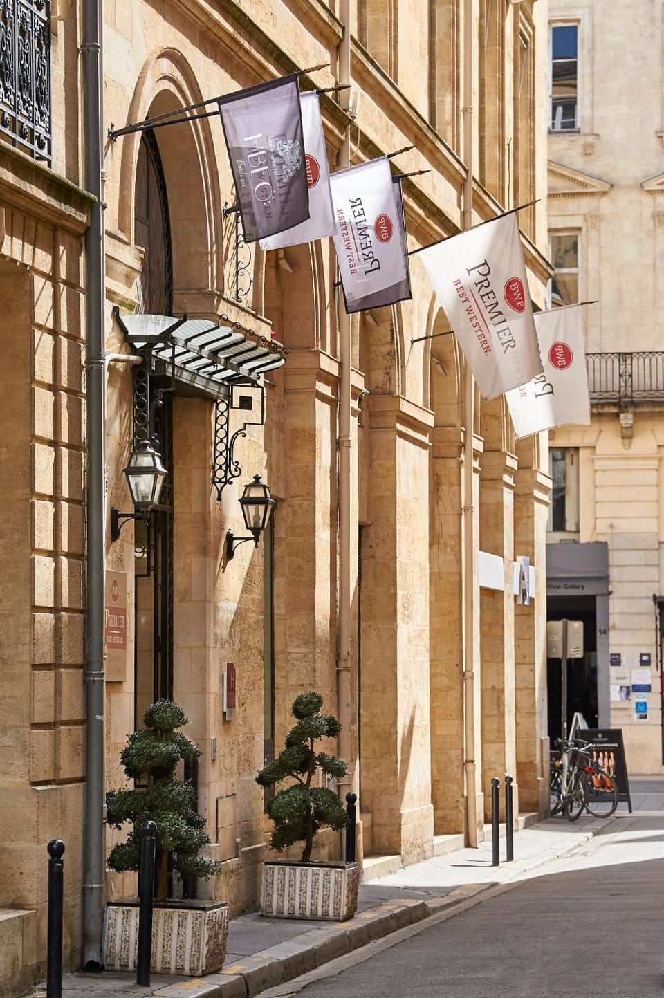 Property building, Facade/entrance