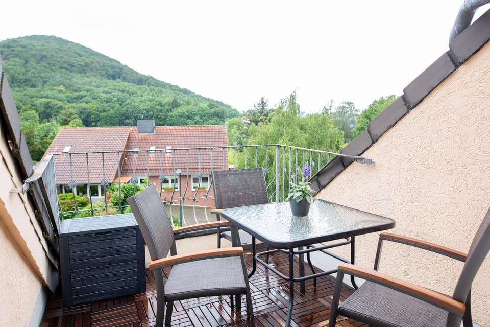 View (from property/room), Balcony/Terrace, Mountain view