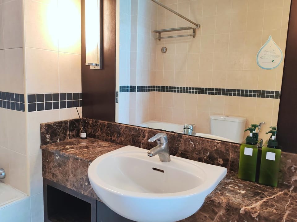 Shower, Bathroom, towels