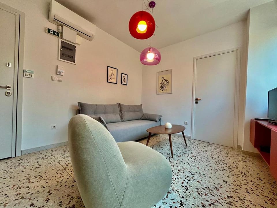 Monastiraki Panorama: Spacious City Living Apartment in Athens