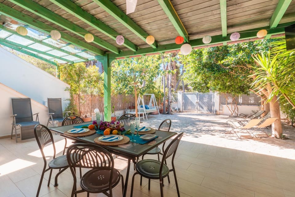 Patio, Garden, Dining area, Garden view