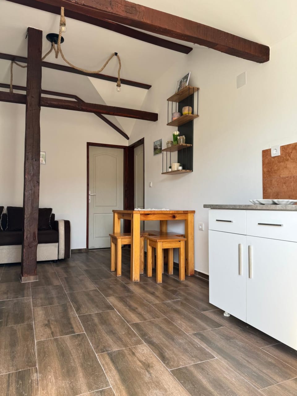 Kitchen or kitchenette, Seating area, Dining area