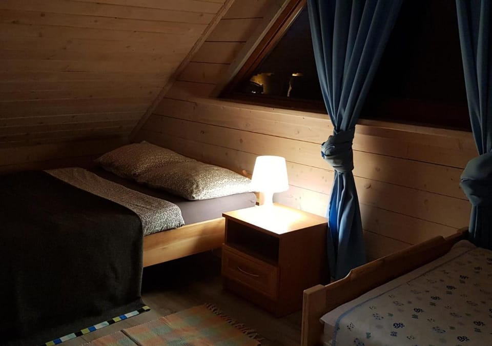 Bed, Other, Other, Other, Photo of the whole room, Seating area, Bedroom, towels, towels