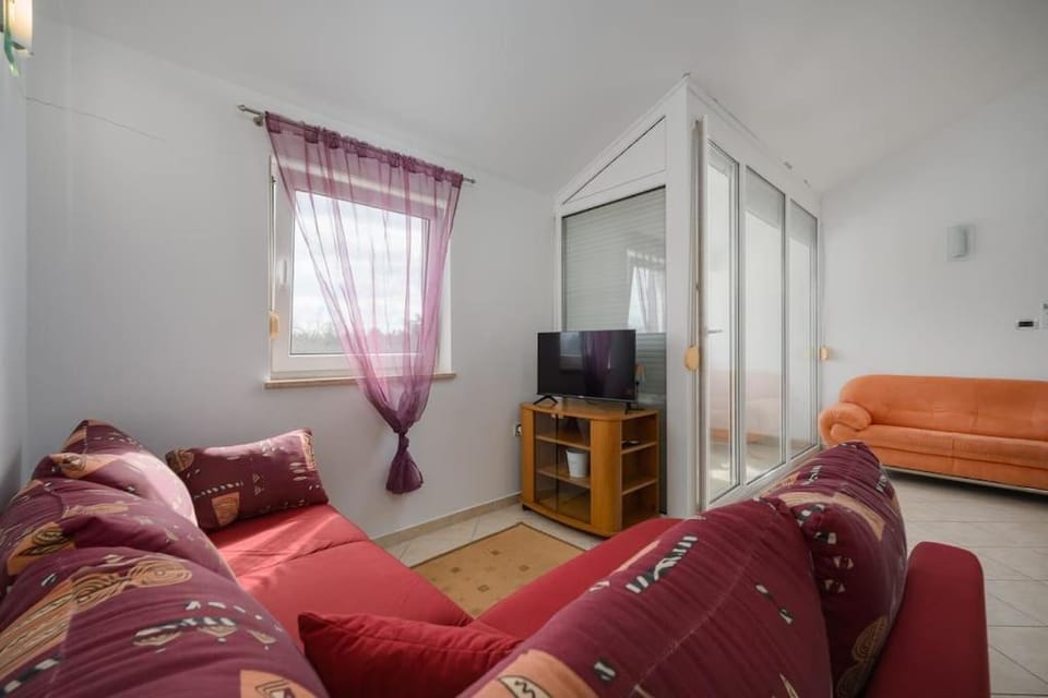 TV and multimedia, Seating area