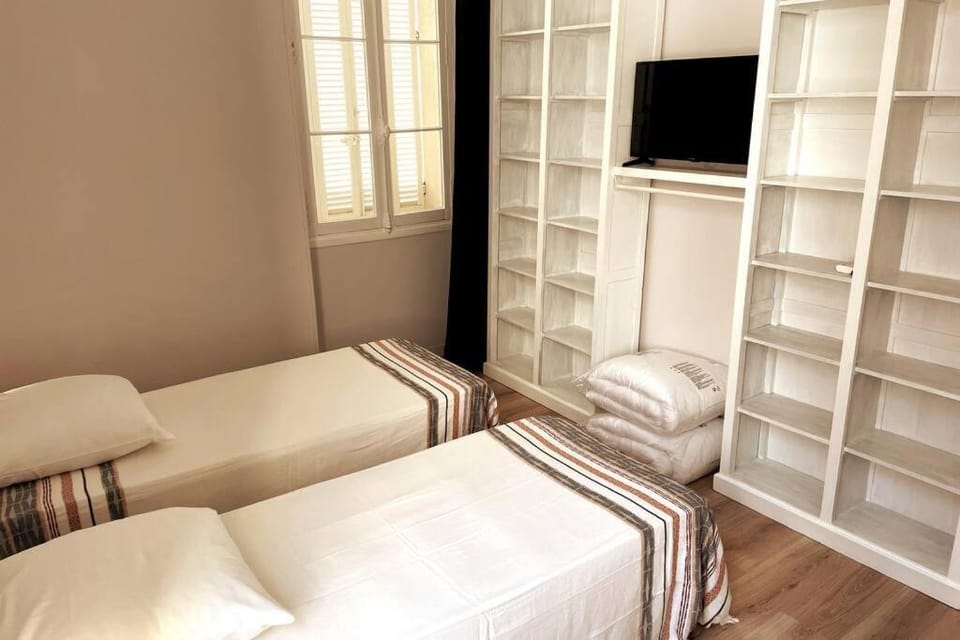 Augusta Palace - T3 **** 74m² - 150m Croisette Apartment in Cannes