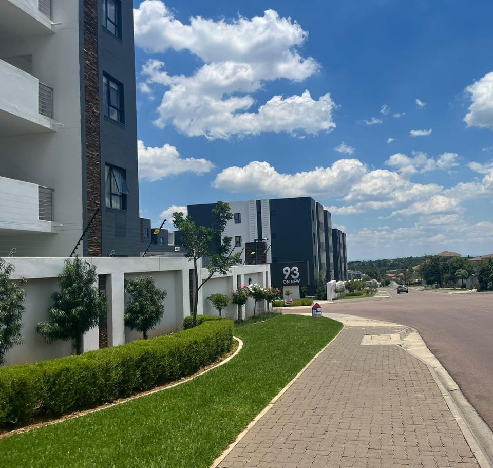 Property building, Neighbourhood, Natural landscape, Street view
