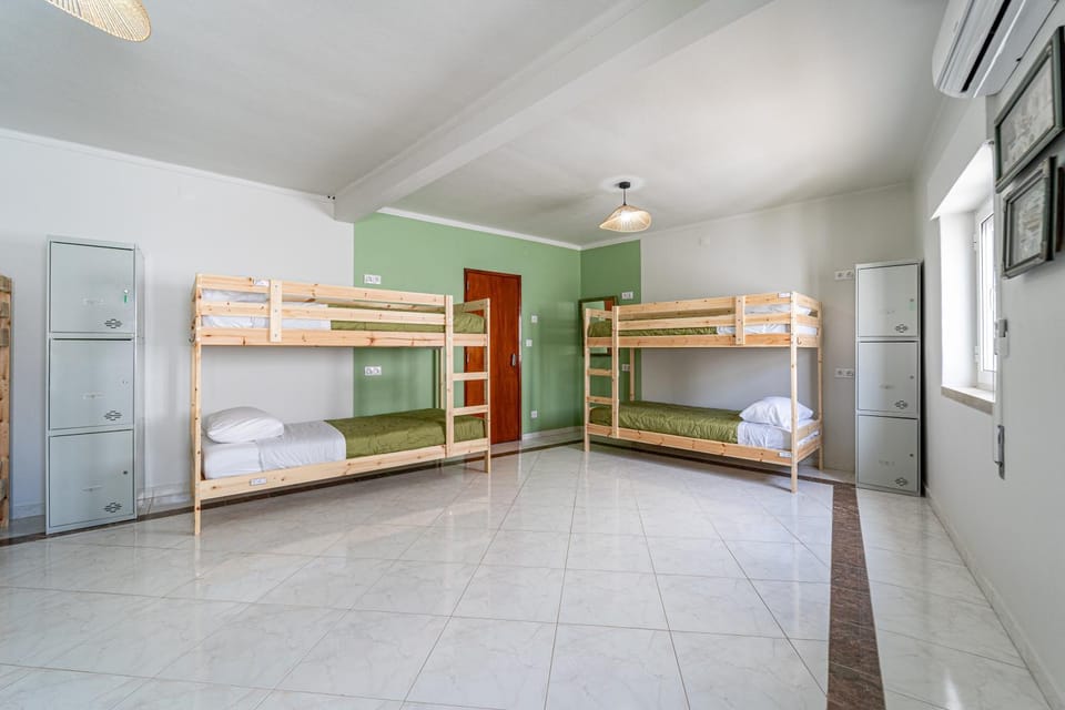 Bed, Photo of the whole room, Bedroom, bunk bed, air conditioner