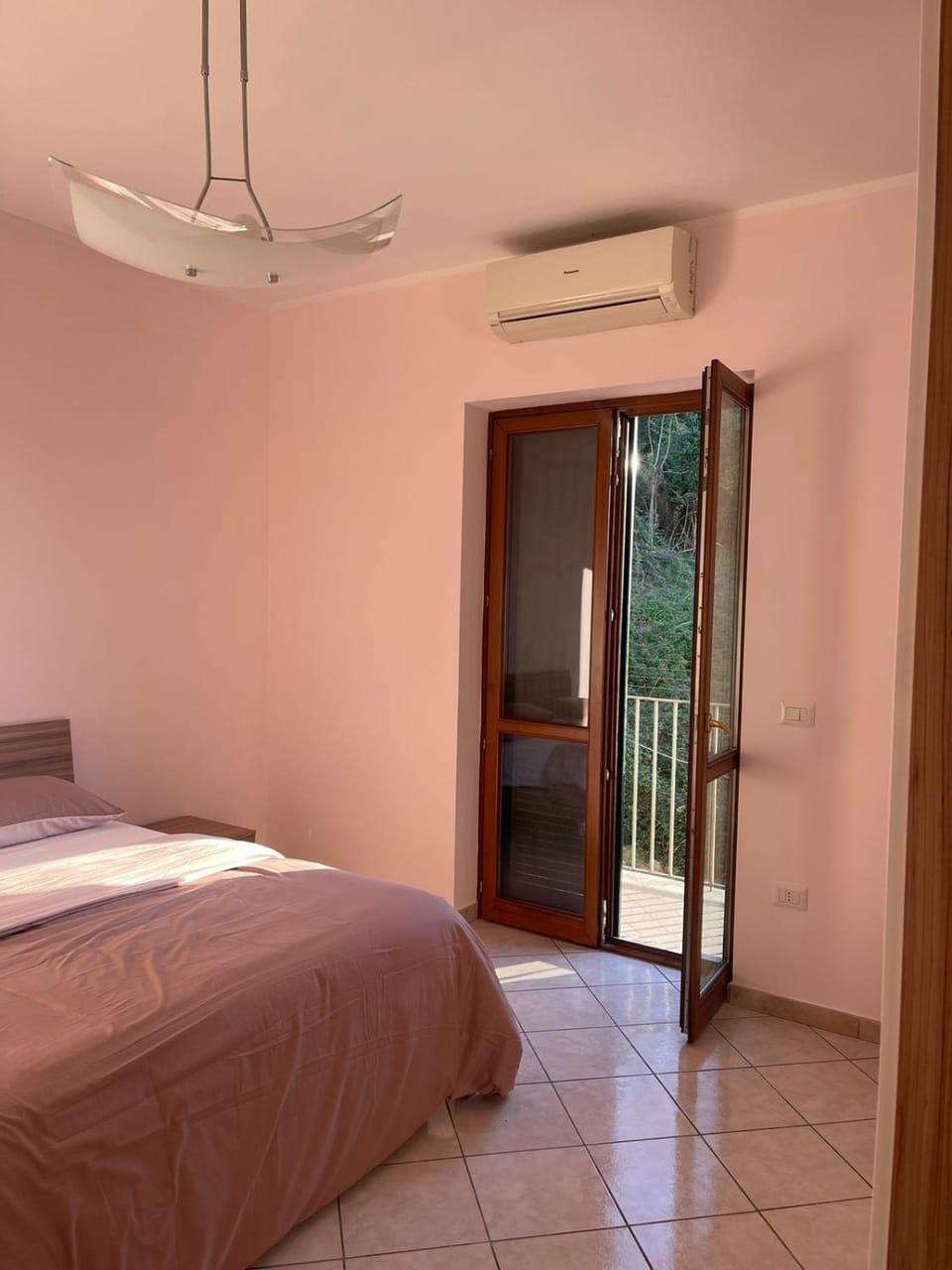 Bedroom, air conditioner