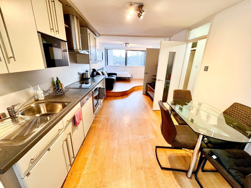 Happy River Thames View Entire Apartment Apartment in London Borough of Southwark