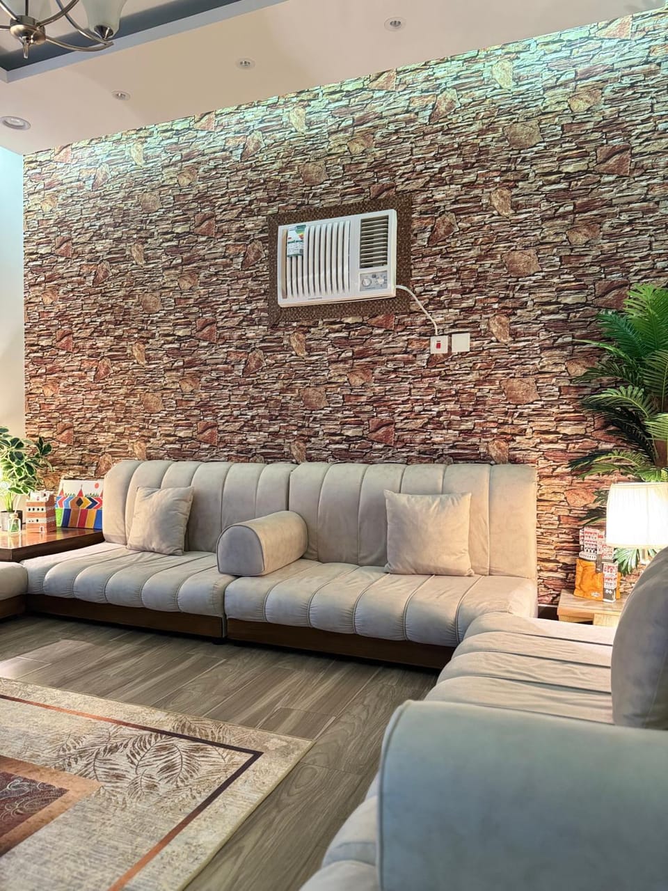 شقة خمس غرف مطلة على طريق السودة Apartment in Saudi Arabia