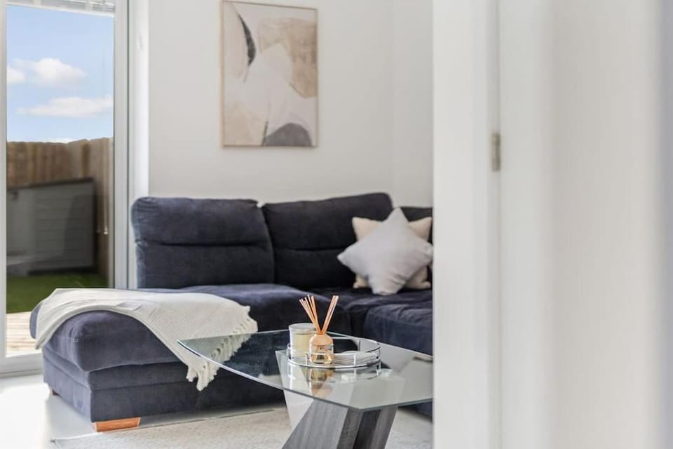 Scenic getaway, open plan home! 2bed park for free House in East Kilbride