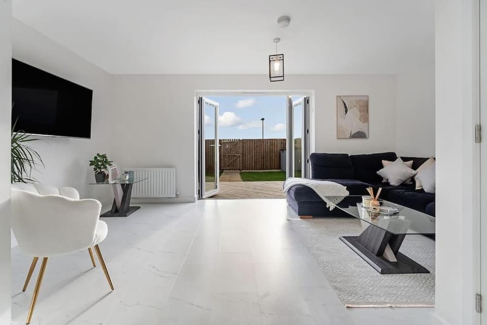 TV and multimedia, Living room, Seating area