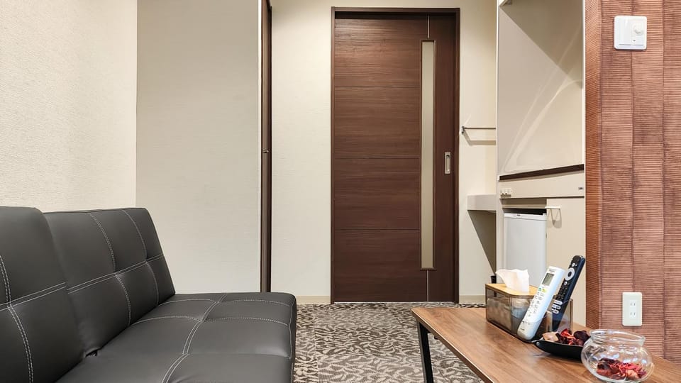 Kitchen or kitchenette, Living room, Seating area