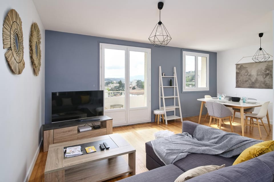 TV and multimedia, Living room, Dining area