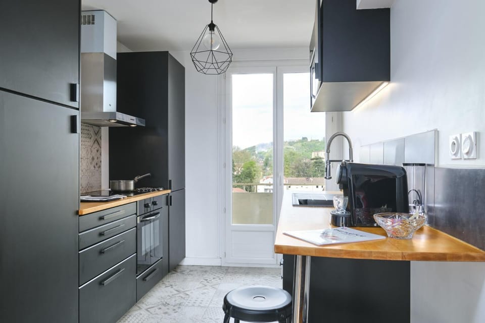 Coffee/tea facilities, dishwasher, pet friendly, stove, kitchen